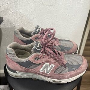New Balance 991 Shoes